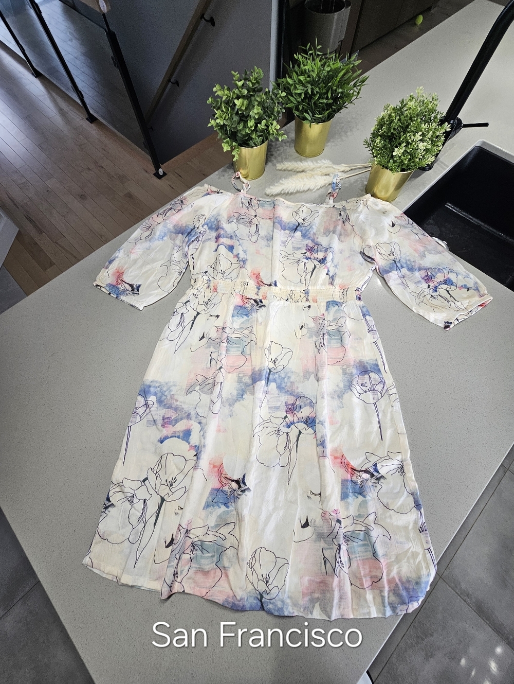 NWOT SAN FRANCISCO Superbe Robe Florale Aux Couleurs Pastels
